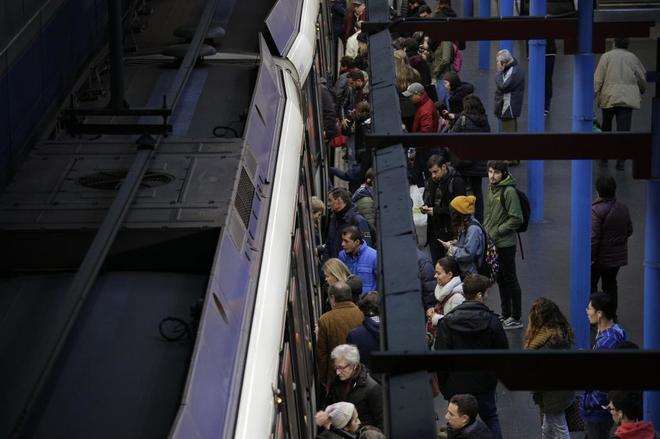 Metro de Madrid vende vagones con amianto para chatarra a 4.000 euros la unidad