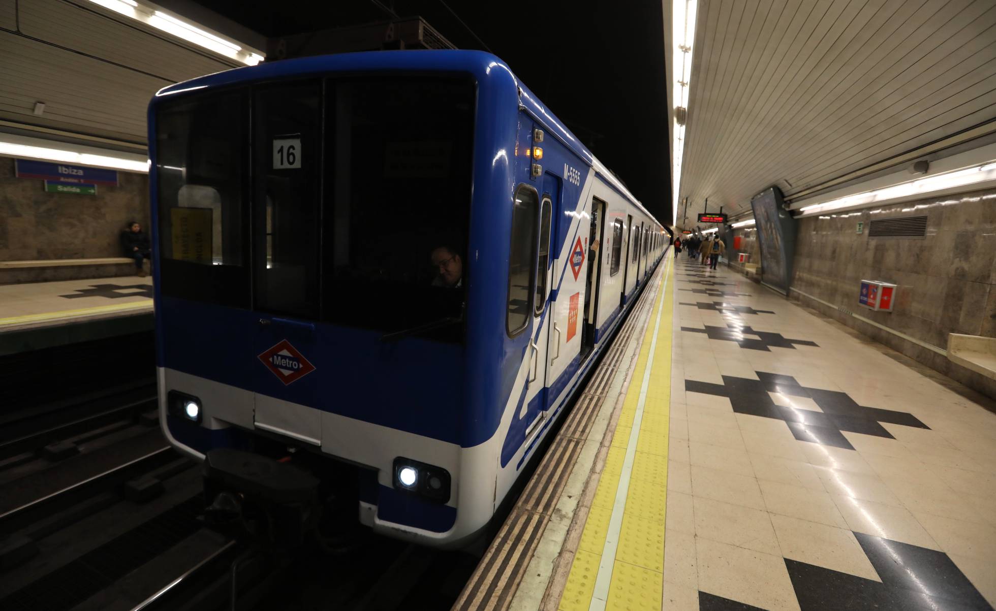 Metro retirará todo el amianto de entre 69 y 92 de sus trenes