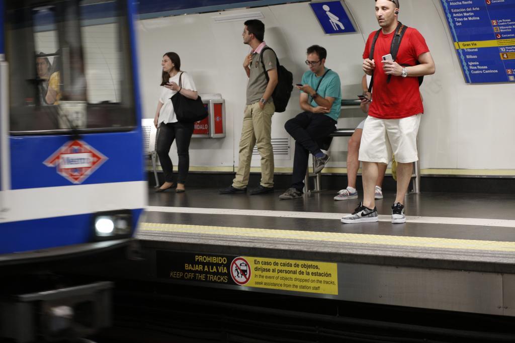 Metro de Madrid incorpora este viernes a 44 nuevos maquinistas ante el aumento de las quejas de los usuarios