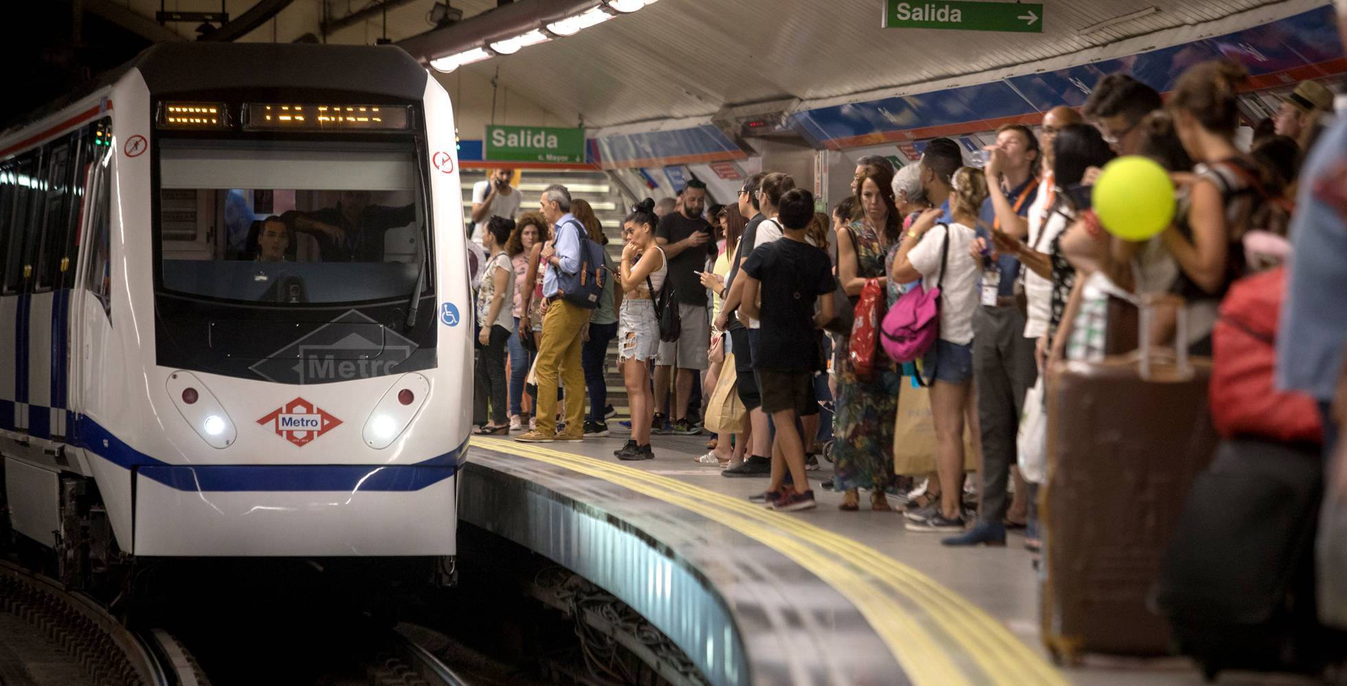 Los 60 trenes de metro prometidos varias veces desde octubre no llegarán al menos hasta final de 2022